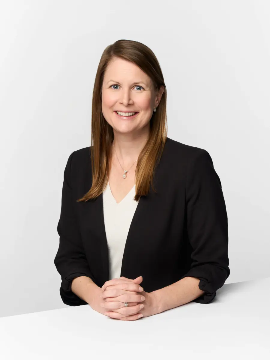 Headshot of Elizabeth Banks