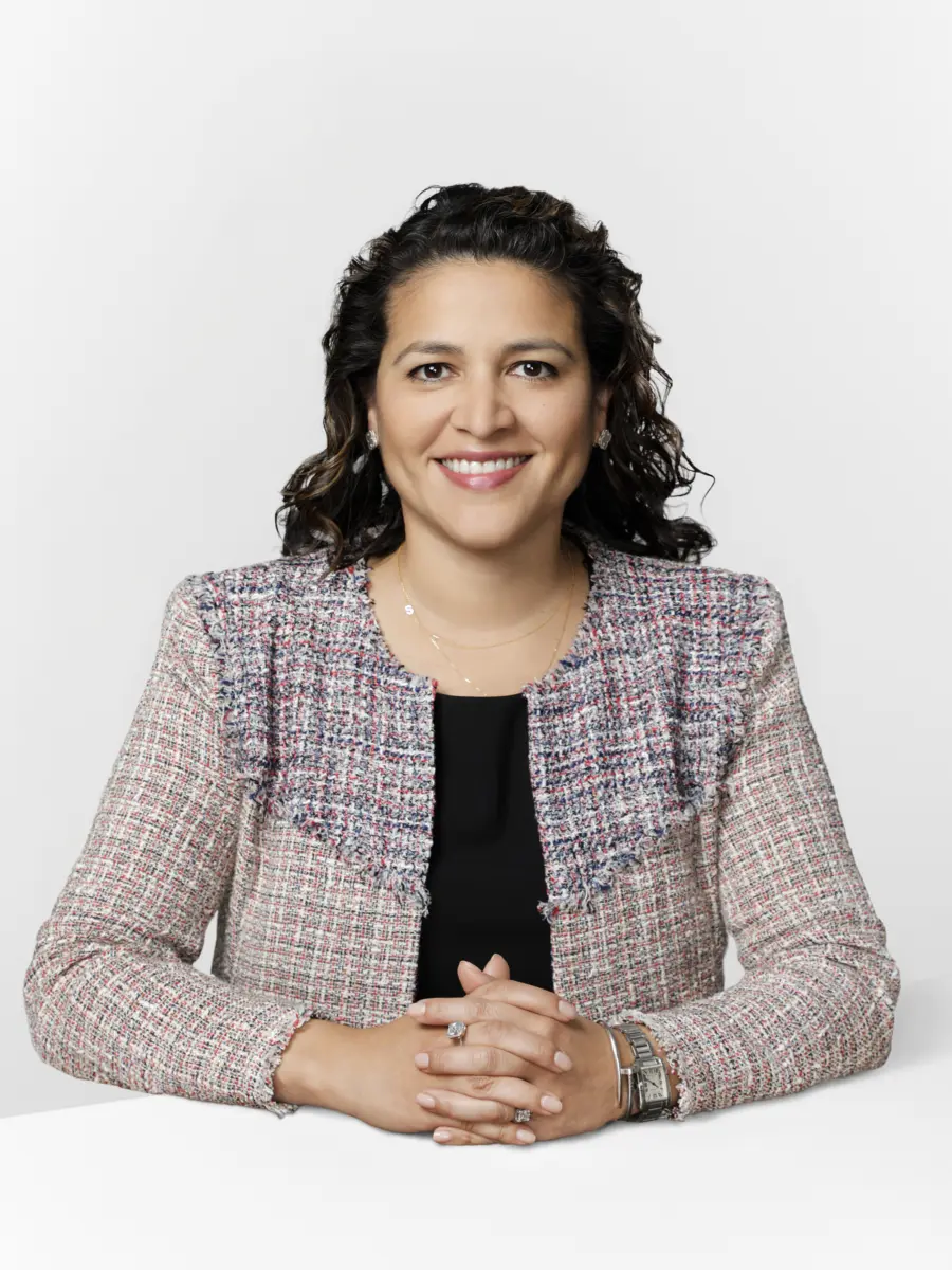 Headshot of Roxanne Almaraz