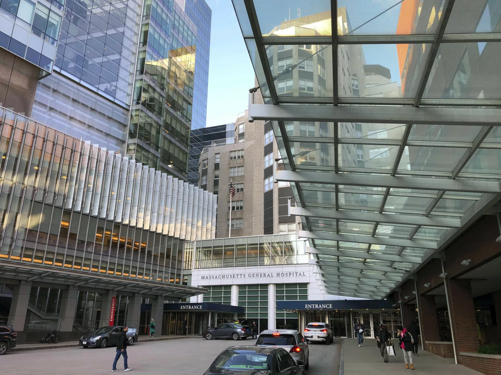 A view of the front of Massachusetts General Hospital.